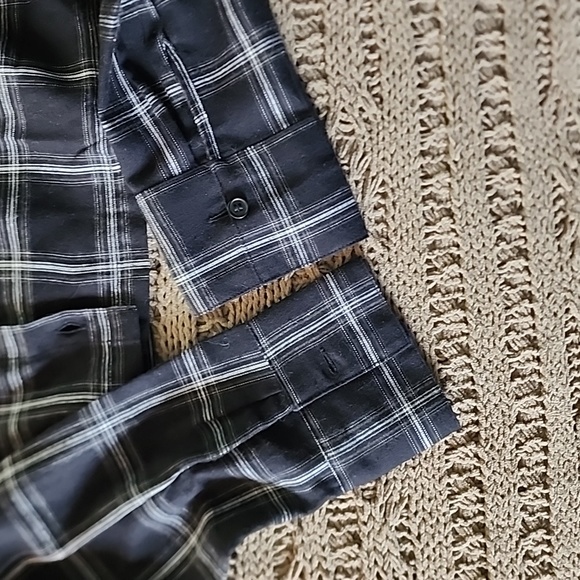 H&M Cropped Flannel - Picture 3 of 3